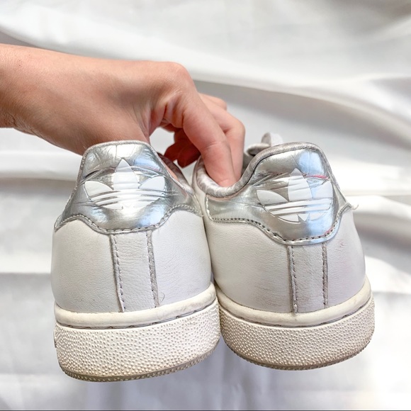 Adidas Stan Smith white silver leather shoes. - Picture 2 of 3
